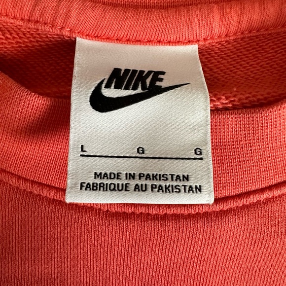 Men’s Nike crewneck embroidered details - Picture 6 of 6